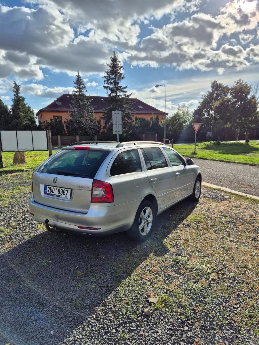 Skoda Octavia 2011 photo 3