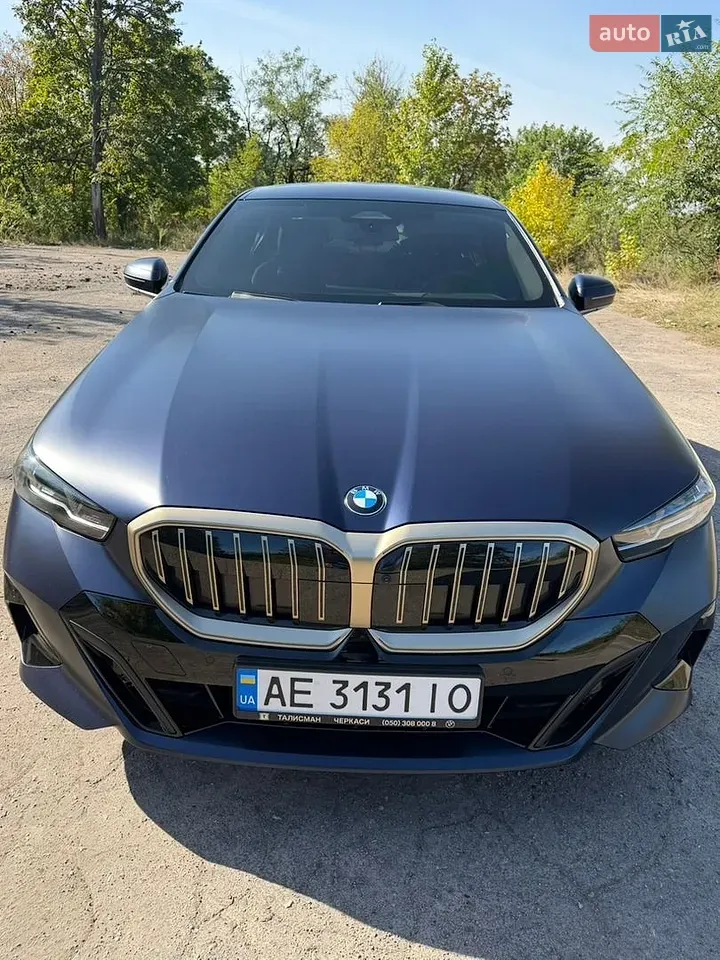 BMW 5 Series 2024 photo 2