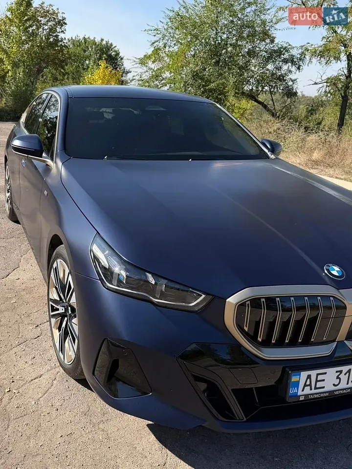 BMW 5 Series 2024 photo 3