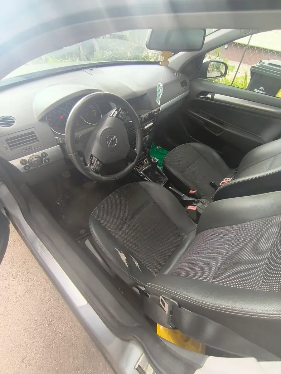 Opel Astra 2009 photo 3