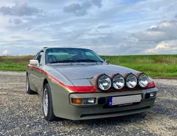 Porsche 944