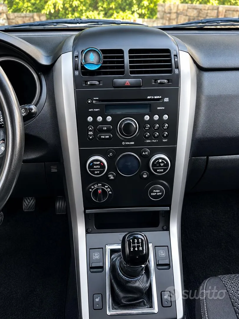 Suzuki Grand Vitara 2010 photo 4