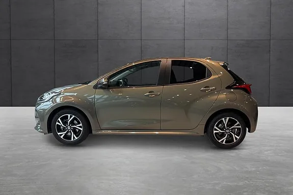 Toyota Yaris 2024 photo 2