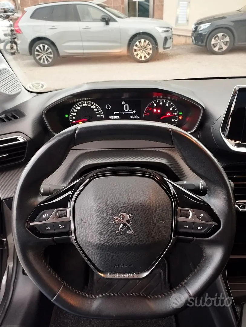Peugeot 208 2022 photo 5