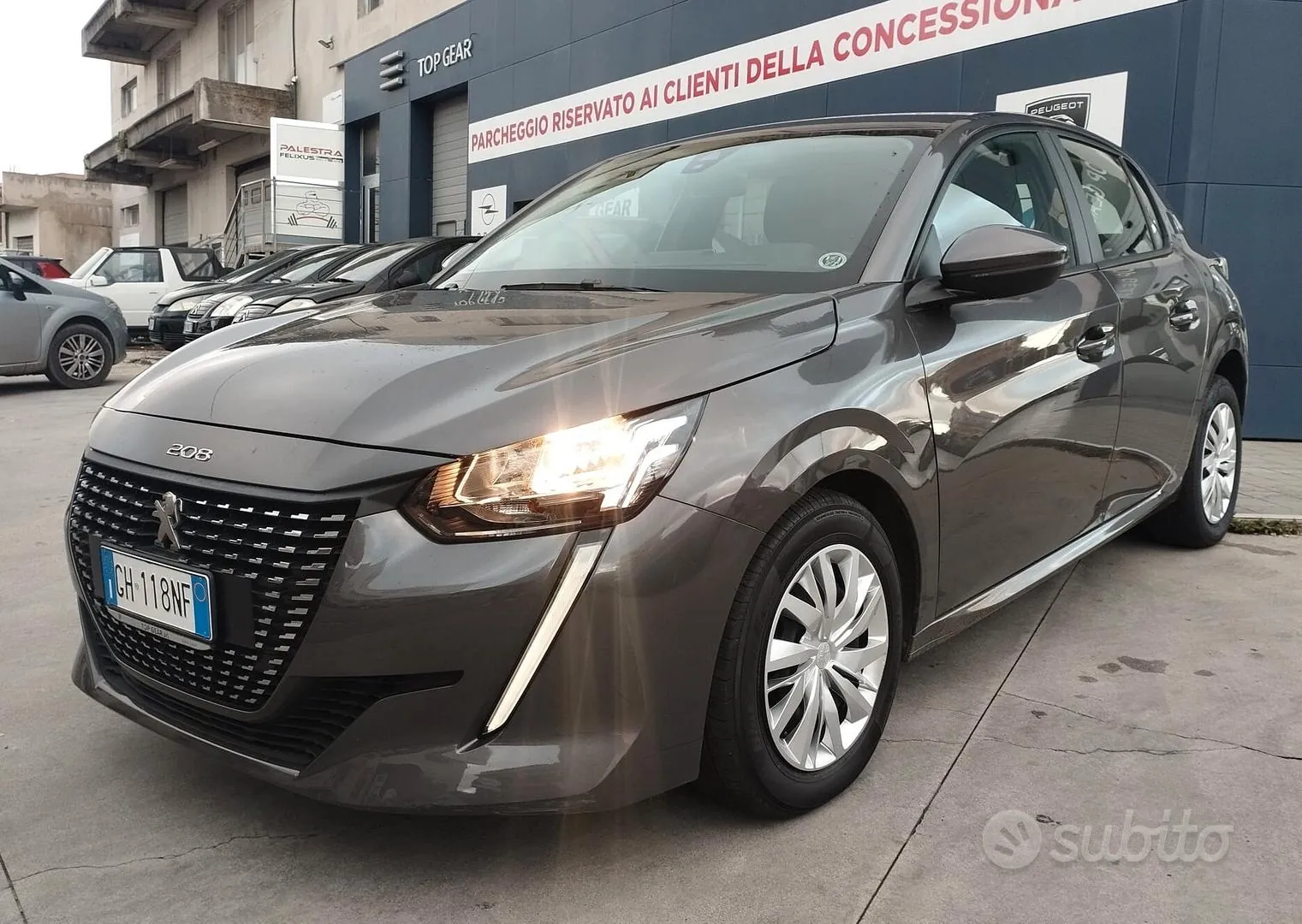 Peugeot 208
