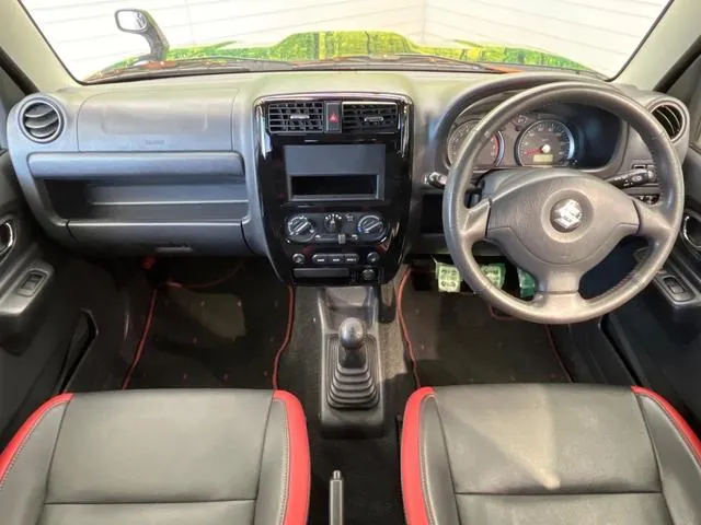 Suzuki Jimny 2012 photo 2