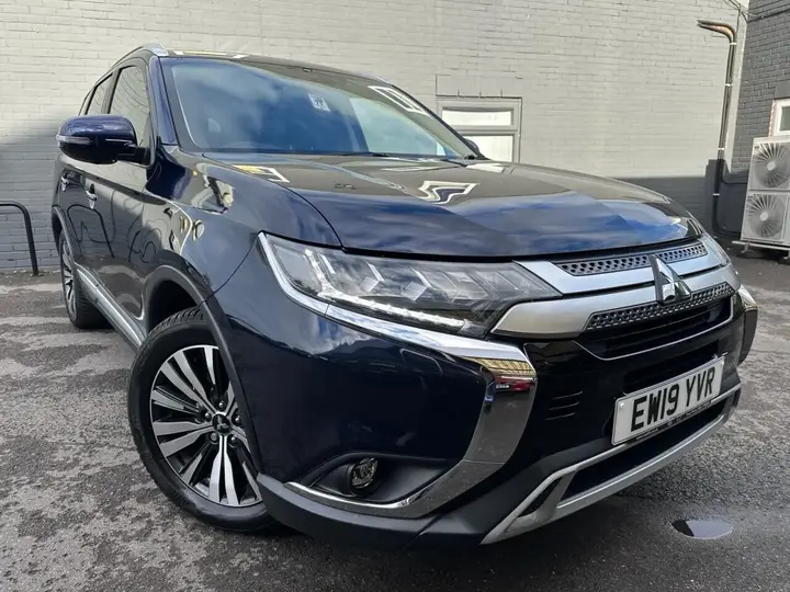 Mitsubishi Outlander 2019 photo 2