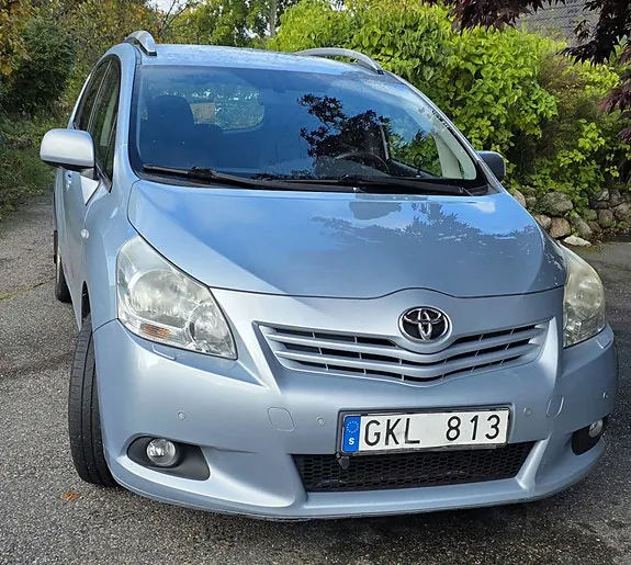 Toyota Verso 2010 photo 2