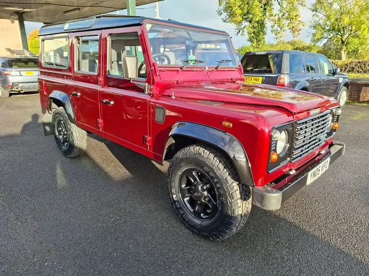 Land Rover Defender 110