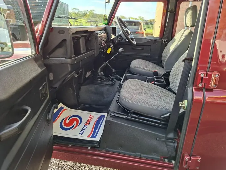 Land Rover Defender 110 2005 photo 5