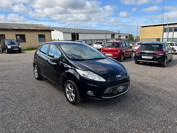 Ford Fiesta 2012 photo 2