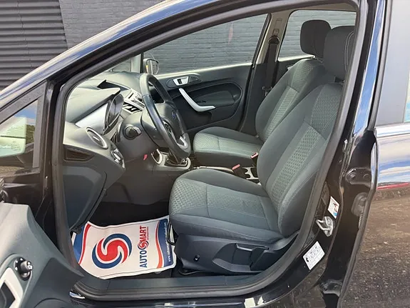 Ford Fiesta 2012 photo 5