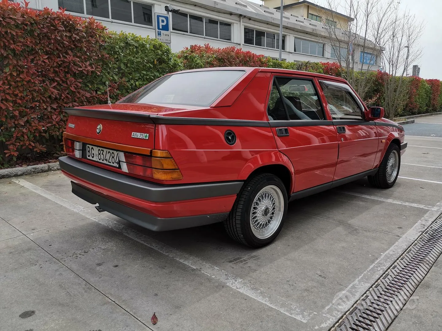 Alfa Romeo 75 1987 photo 3
