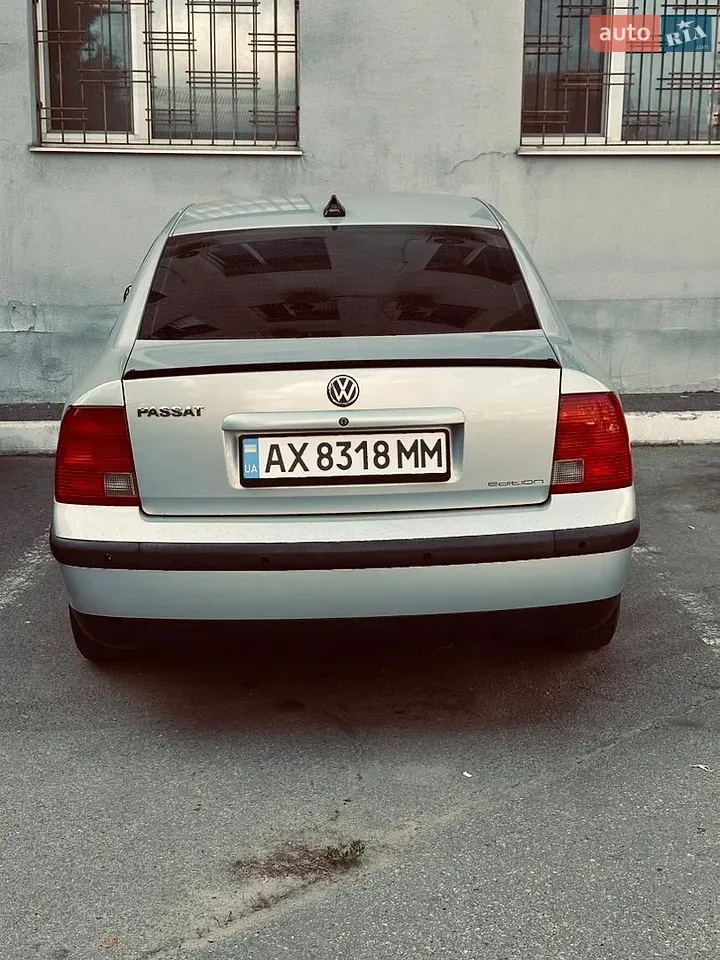 Volkswagen Passat 2000 photo 2