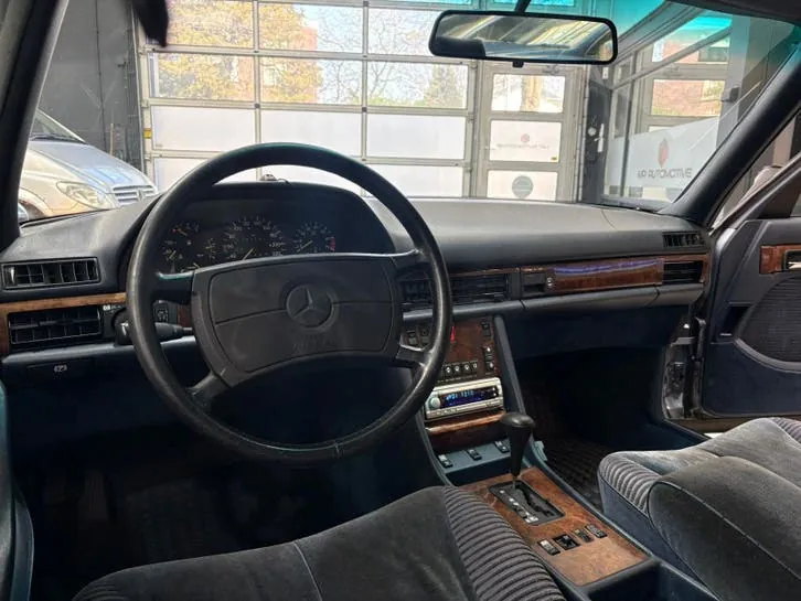 Mercedes-Benz S-Class 1986 photo 2