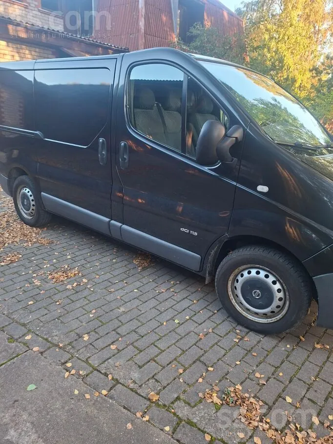 Renault Trafic 2010 photo 2