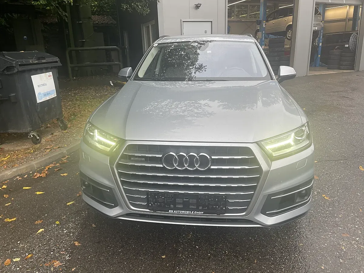 Audi Q7 2018 photo 2
