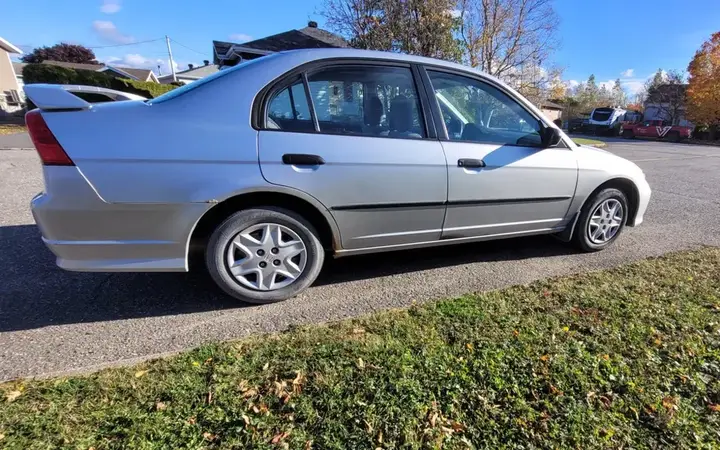 Honda Civic 2005 photo 2