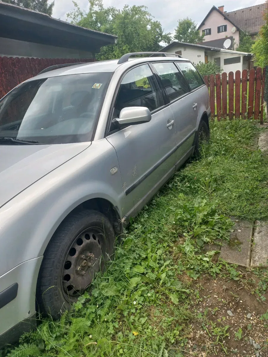 Volkswagen Passat 2000 photo 2