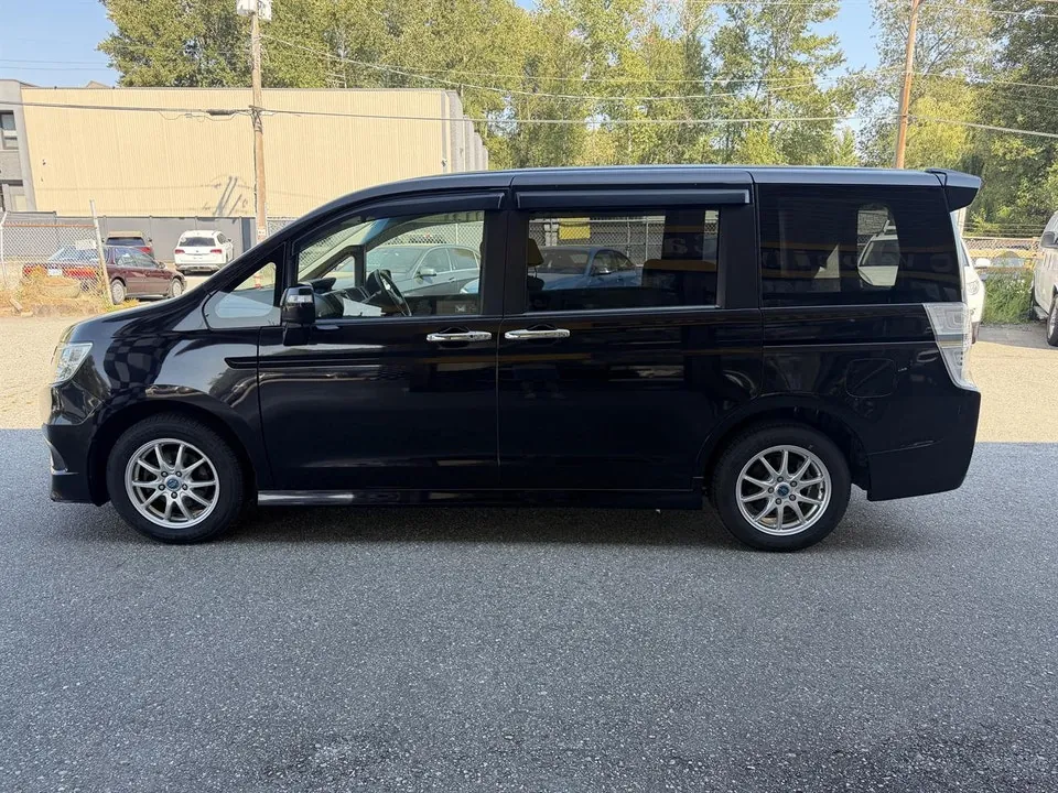 Honda Stepwagon 2010 photo 4