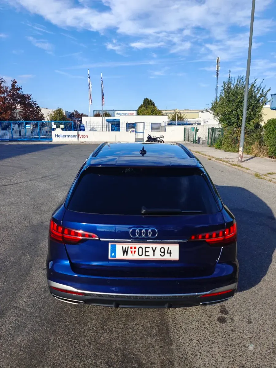 Audi A4 2020 photo 2