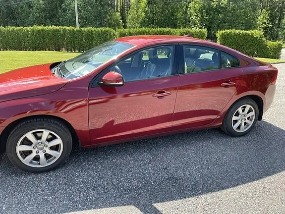 Volvo S60 2012 photo 3