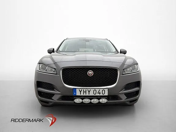 Jaguar F-Pace 2017 photo 2