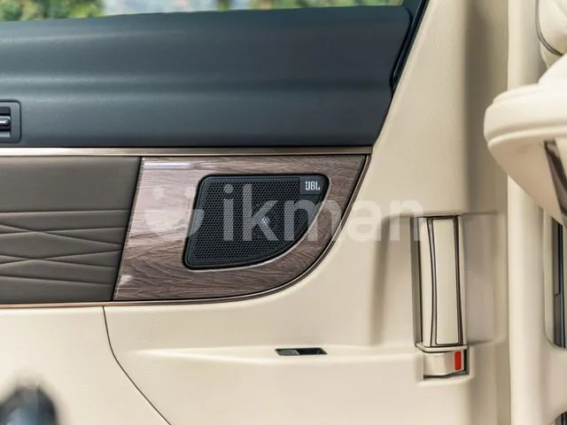 Toyota Alphard 2024 photo 5