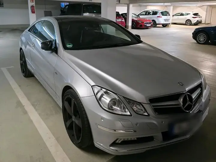 Mercedes-Benz E250