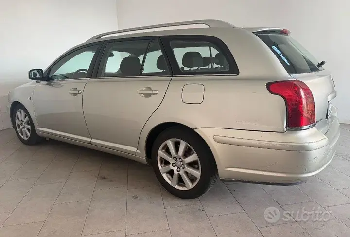 Toyota Avensis 2003 photo 3