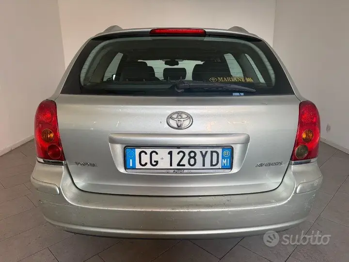 Toyota Avensis 2003 photo 5