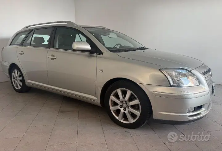 Toyota Avensis 2003 photo 4