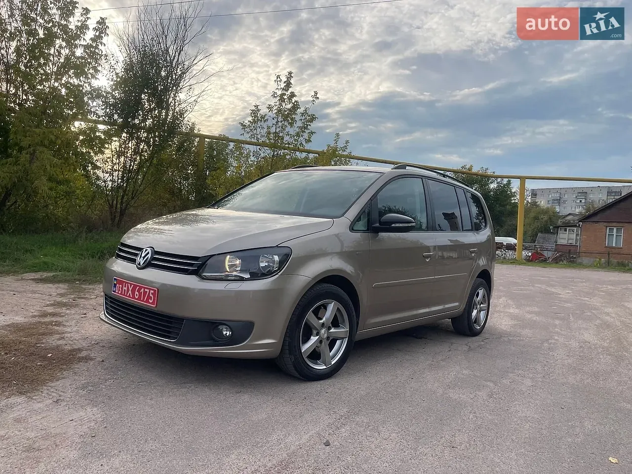 Volkswagen Touran 2013 photo 5