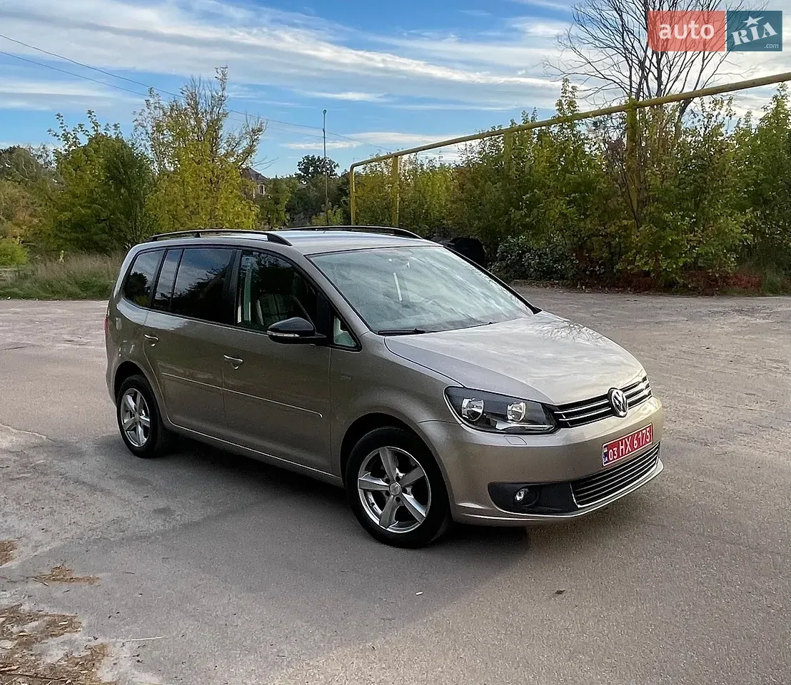 Volkswagen Touran 2013 photo 2