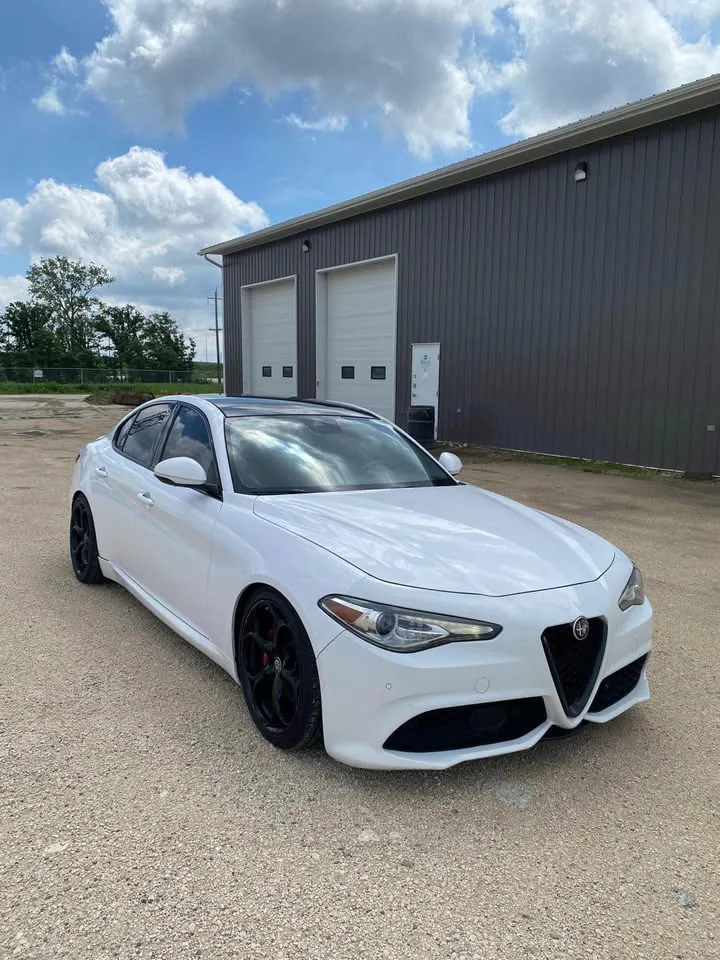 Alfa Romeo Giulia 2017 photo 5