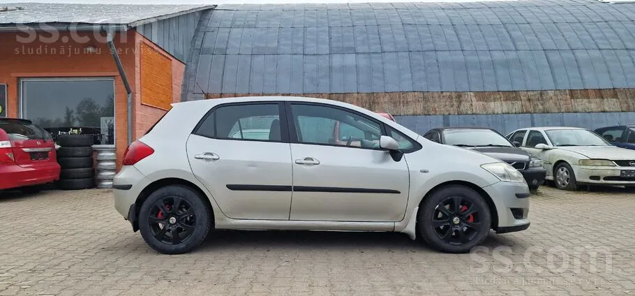 Toyota Auris 2007 photo 2