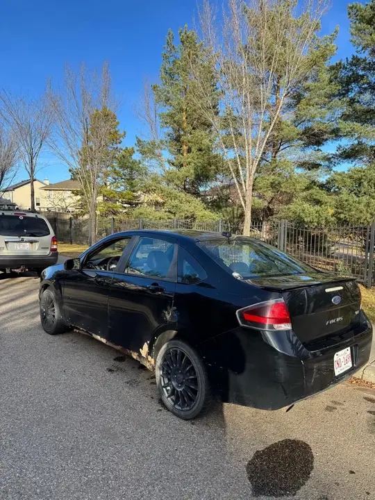 Ford Focus 2010 photo 2