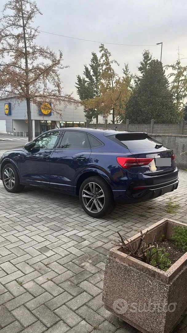 Audi Q3 2023 photo 2