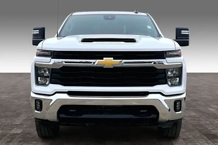 Chevrolet Silverado 2500 2025 photo 3