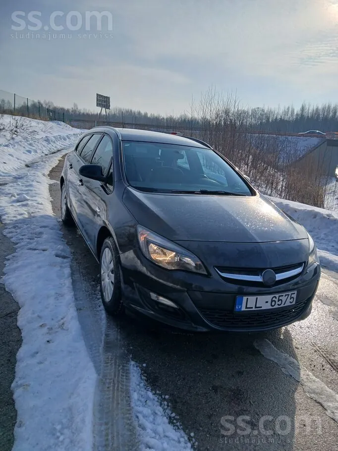 Opel Astra 2015 photo 2