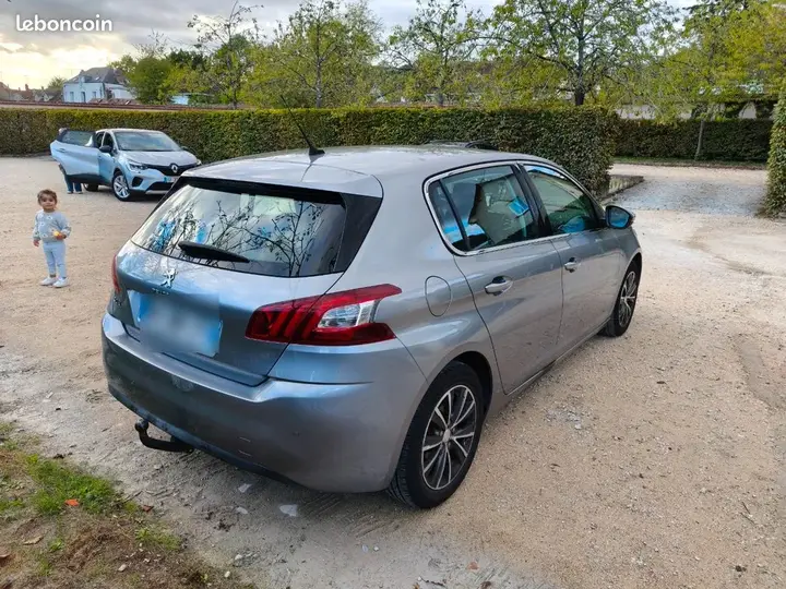 Peugeot 308 2015 photo 2