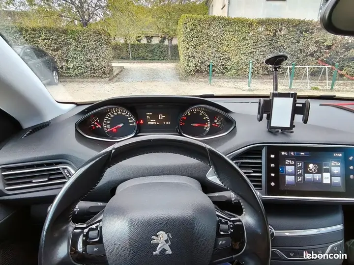 Peugeot 308 2015 photo 3