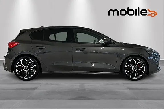 Ford Focus 2018 photo 2