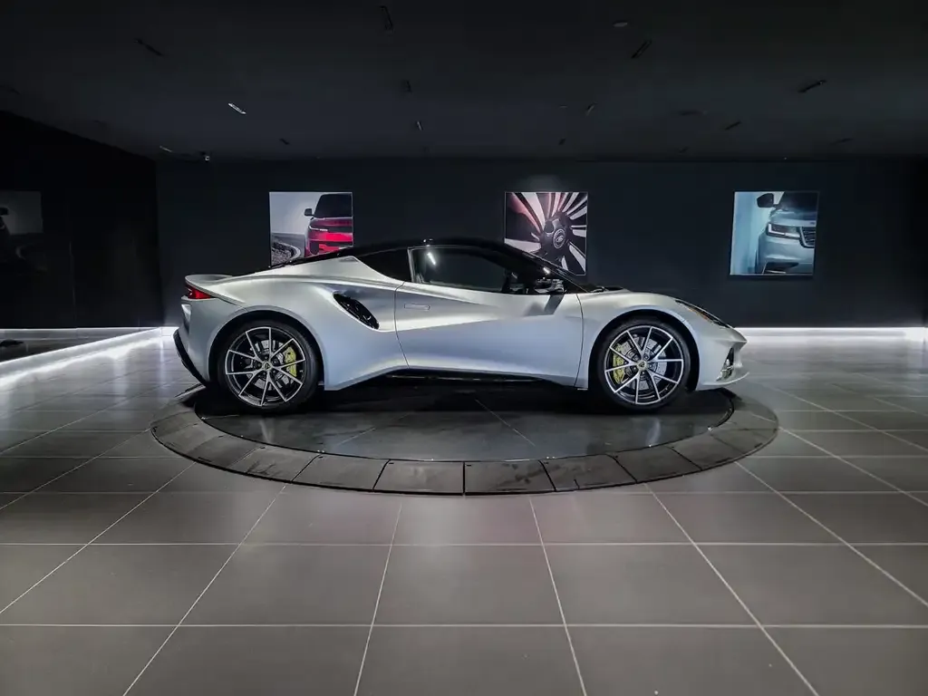 Lotus Emira 2024 photo 4