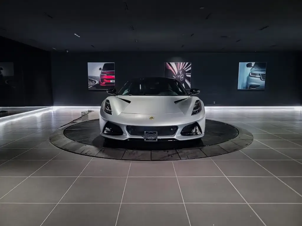 Lotus Emira 2024 photo 2