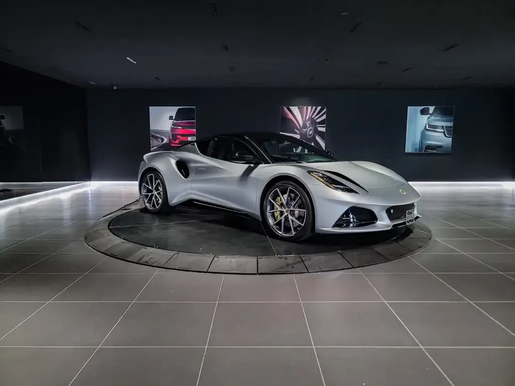 Lotus Emira 2024 photo 3