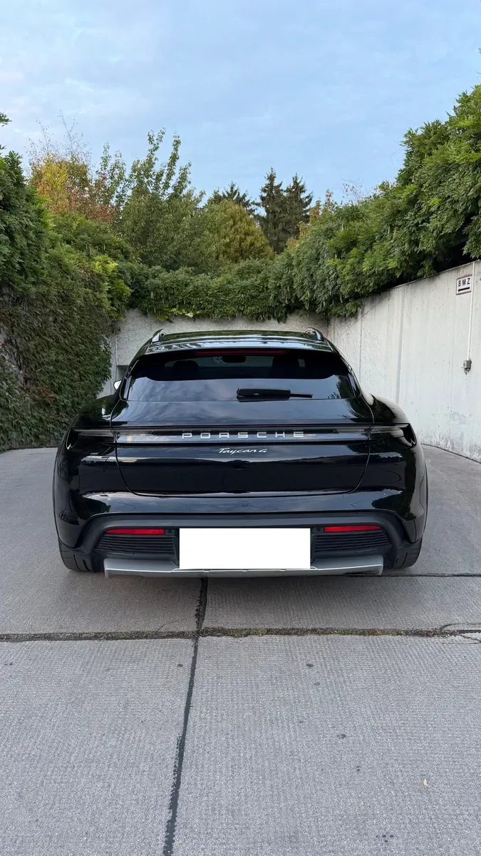Porsche Taycan 2023 photo 3