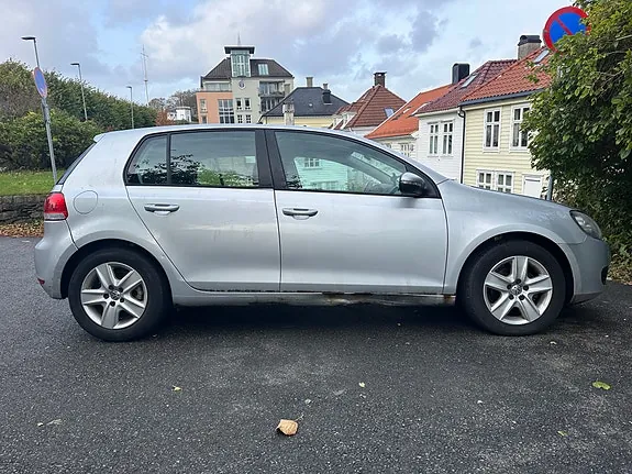 Volkswagen Golf Vi 2010 photo 2