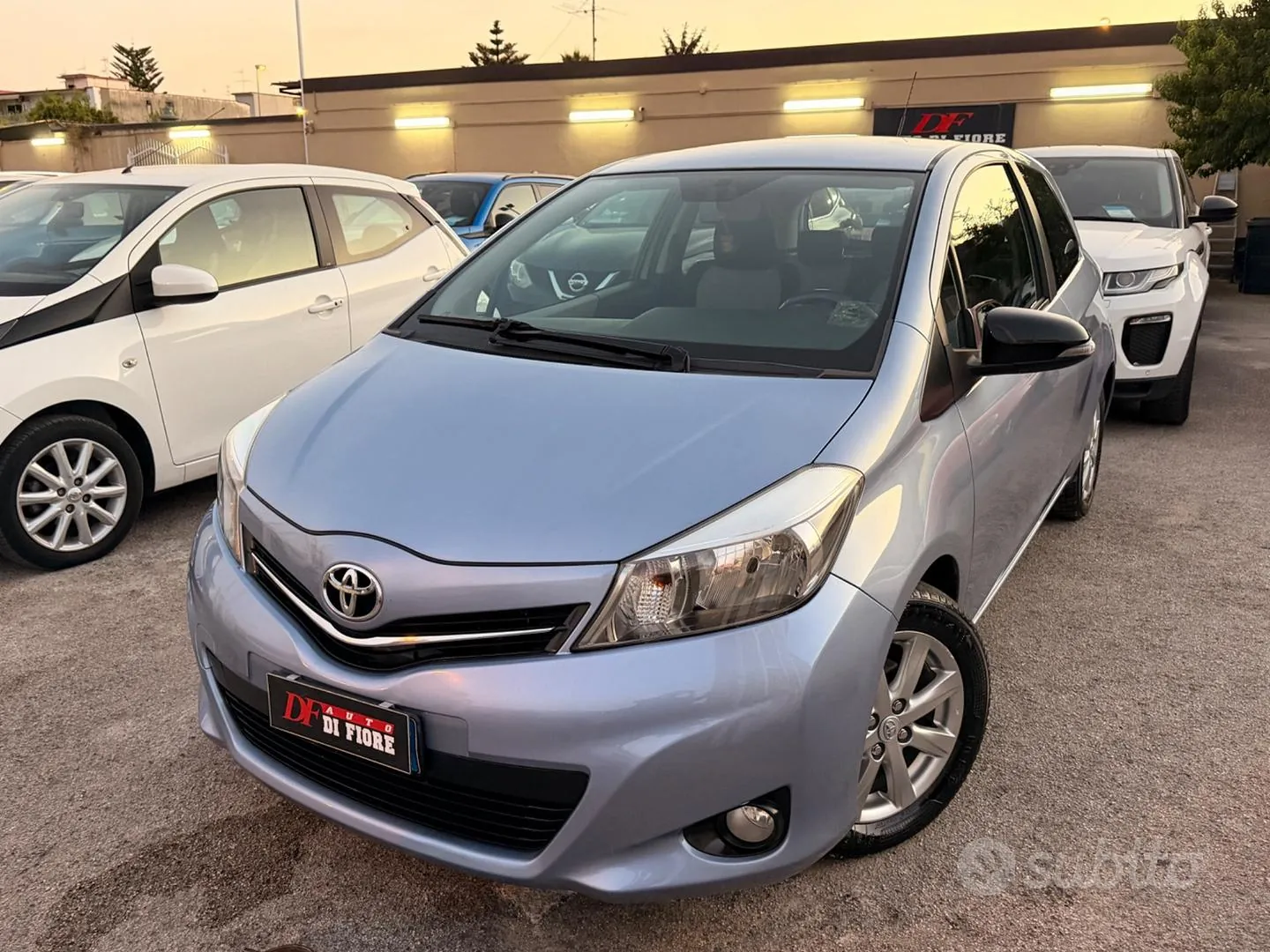 Toyota Yaris 2012 photo 2