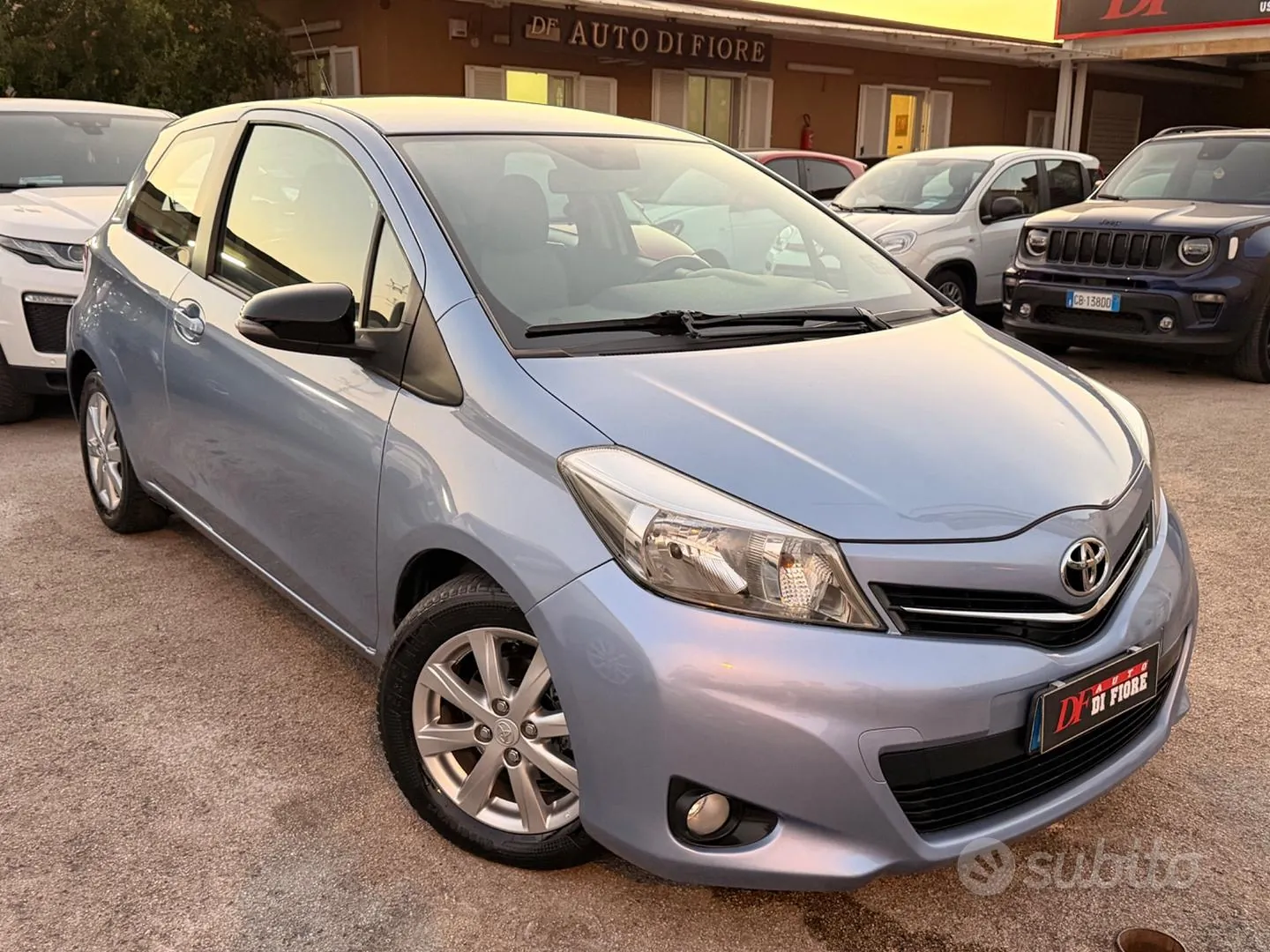 Toyota Yaris 2012 photo 5
